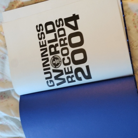 Guinness Book of World Records 2004 - Picture 4 of 8